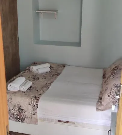 Lavinya Alloggio in famiglia Kusadası