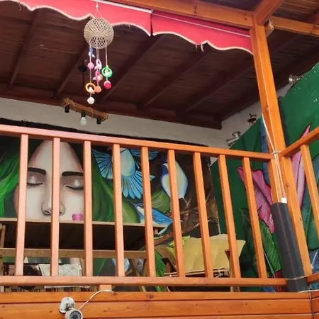 Lavinya Alloggio in famiglia Kusadası